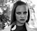 Ine Neefs 登《Dior》杂志拍摄浪漫郊游大片