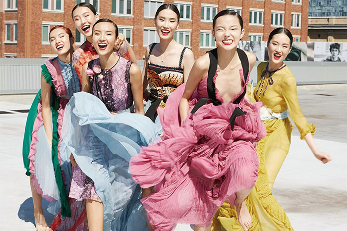 Vogue》中国版11号刊：新生代中国模特青春飞扬_最新资讯NEWS_独家定制_ 