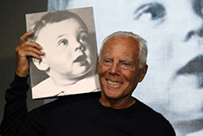 Giorgio Armani 在米兰时装周推出自传、发布三大宣言