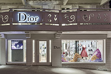 法国高雪维尔 Dior 限时精品店开启